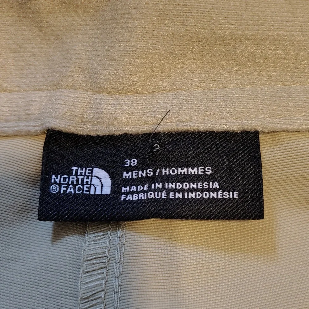 The North Face Mens Hiking Shorts Tan Khaki Belted Cargo Pockets Size 38
